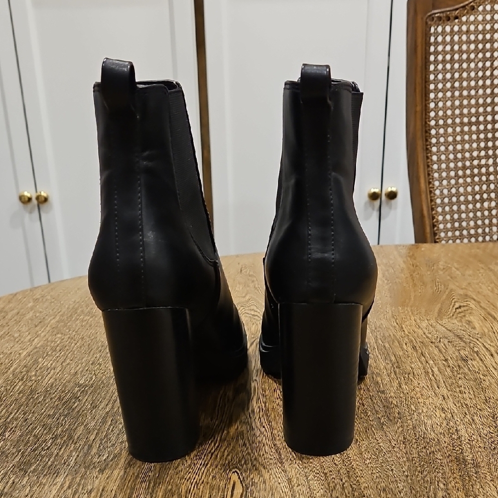 Steve Madden Black Heeled Boots - Picture 4 of 8